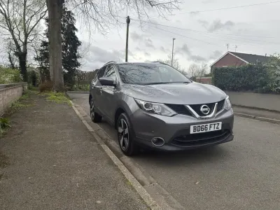 Używany Nissan Qashqai N-Connecta 110 KM (80 kW) 2016 Szary SUV