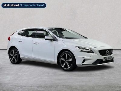 Used Volvo V40 R-Design 120 HP (88 kW) 2017 White Hatchback
