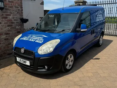 Używany Fiat Doblò 85 KM (62 kW) 2010 Niebieski Minivan