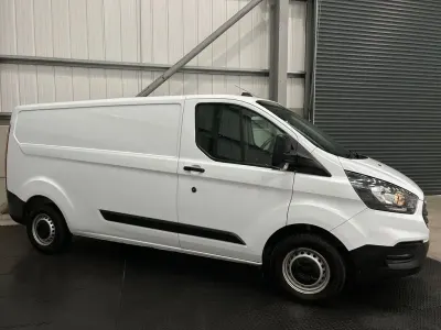 Used Ford Transit Custom 105 HP (77 kW) 2022 White Van