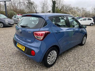Used Hyundai i10 SE 87 HP (63 kW) 2017 Blue Hatchback