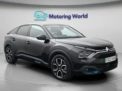 Begagnad Citroën e-C4 Shine 100 kW (136 HK) 2022 Halvkombi