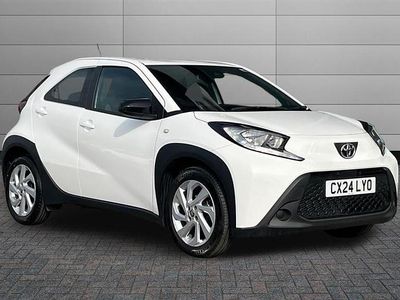 Used Toyota Aygo X PURE 72 HP (52 kW) 2024 White SUV