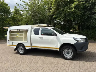 Used Toyota HiLux Active 150 HP (110 kW) 2018 White Pickup