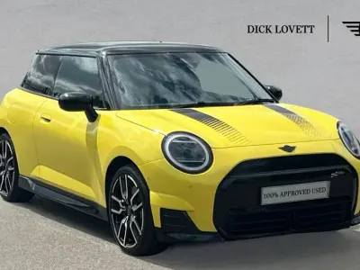 New Mini Cooper Hatch 135 kW (184 HP) 2025 Yellow Hatchback