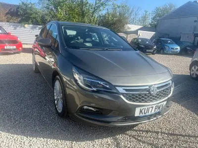 Second-hand Vauxhall Astra Elite 136 CP (100 kW) 2017 Gri Hatchback