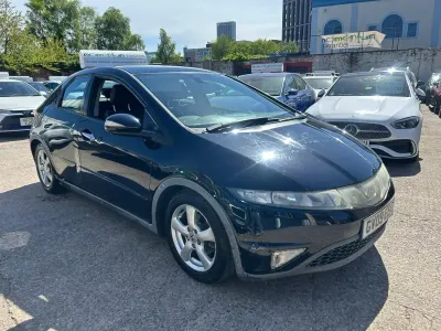Begagnad Honda Civic ES 138 HK (101 kW) 2009 Svart Halvkombi