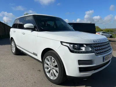 Begagnad Land Rover Range Rover Vogue SE 306 HK (225 kW) 2014 Vit SUV