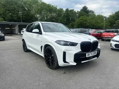 Begagnad BMW X5 M Sport 490 HK (360 kW) 2025 Vit SUV