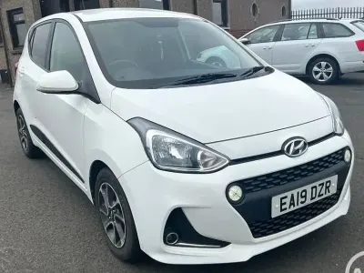 Used Hyundai i10 Premium 67 HP (49 kW) 2019 White Hatchback