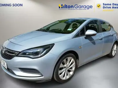 Second-hand Vauxhall Astra Design Edition 125 CP (91 kW) 2017 Argintiu Hatchback