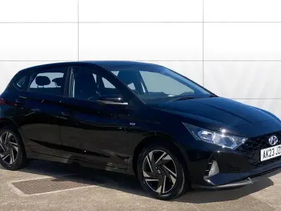 Begagnad Hyundai i20 SE 101 HK (74 kW) 2023 Svart Halvkombi