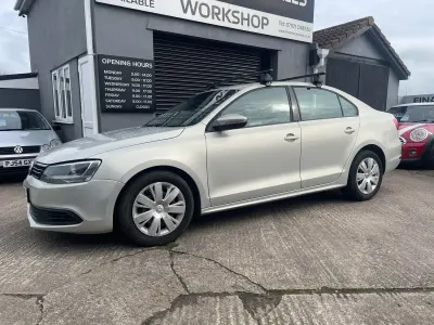 Begagnad VW Jetta S 105 HK (77 kW) 2011 Silver Sedan