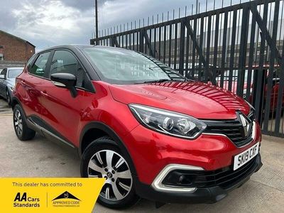 Used Renault Captur Play 90 HP (66 kW) 2019 Red/black SUV