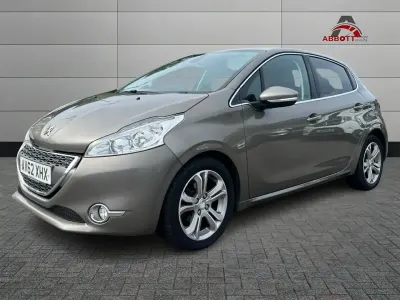 Używany Peugeot 208 Allure 115 KM (84 kW) 2012 Szary Hatchback