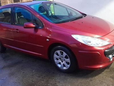 Red Used 2006 Peugeot 307 S Hatchback | £1,390 (A bit pricey)