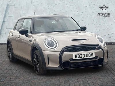 Begagnad Mini Cooper S Exclusive 176 HK (129 kW) 2023 Grå Halvkombi