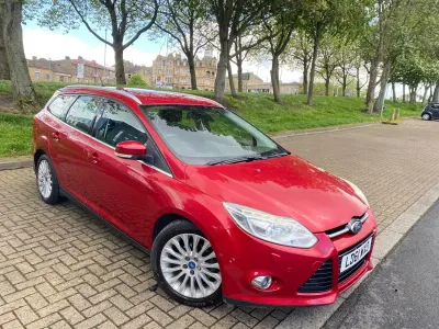 Gebraucht Ford Focus Titanium X 2011 Rot Kombi