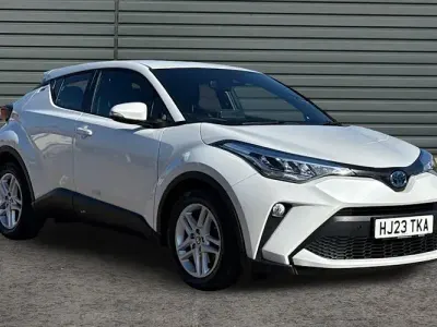 Used Toyota C-HR 122 HP (89 kW) 2023 White SUV