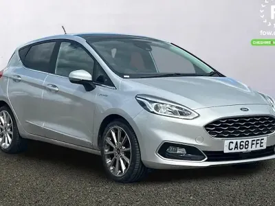 Usado Ford Fiesta Vignale 125 CV (91 kW) 2018 Plateado Utilitario