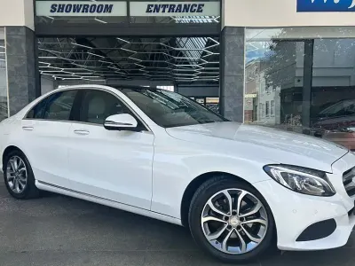 Used Mercedes C200 Premium 184 HP (135 kW) 2017 White Sedan