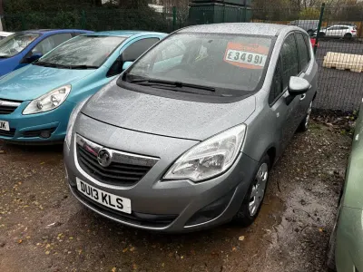 Używany Vauxhall Meriva 2013 Srebrny Minivan