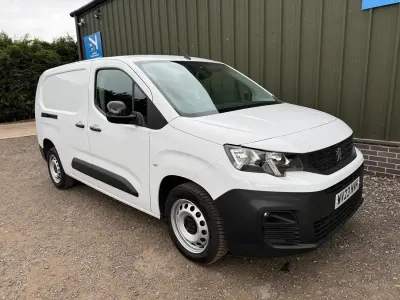 Used Peugeot Partner Premium 131 HP (96 kW) 2023 White MPV