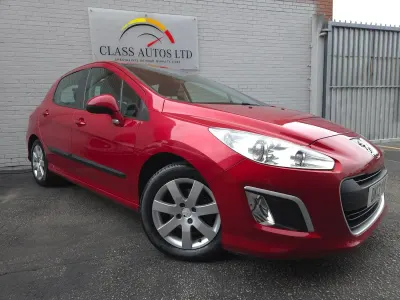 Usado Peugeot 308 112 CV (82 kW) 2013 Rojo Utilitario