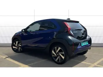 Used Toyota Aygo X 72 HP (52 kW) 2025 Blue SUV
