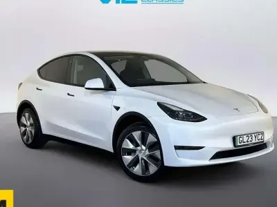 Begagnad Tesla Model Y Long Range AWD 286 kW (389 HK) 2025 SUV