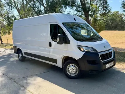 Used Peugeot Boxer Premium 140 HP (102 kW) 2023 White Van
