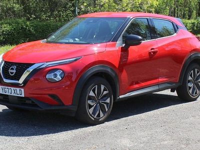 Używany Nissan Juke Acenta 114 KM (83 kW) 2023 Czerwony SUV