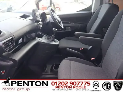 Used Vauxhall Combo S 100 HP (73 kW) 2024 White MPV