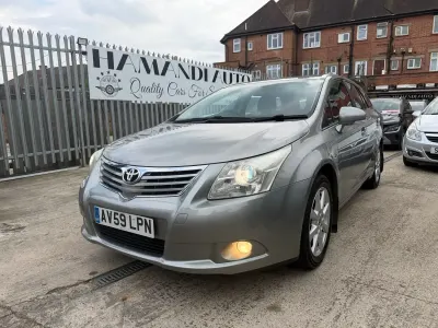Usado Toyota Avensis 152 HP (111 kW) 2009 Cinzento Carrinha