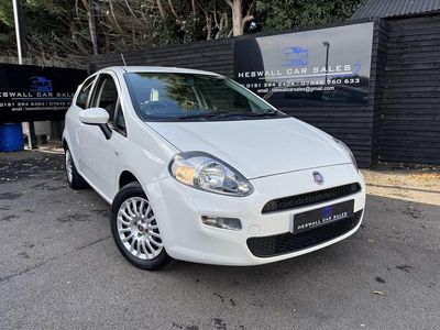 Used Fiat Punto Pop 69 HP (50 kW) 2014 White Hatchback