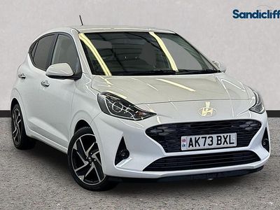 Used Hyundai i10 Premium 67 HP (49 kW) 2023 White Hatchback