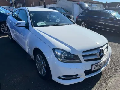 Usado Mercedes C220 Executive 170 HP (125 kW) 2015 Branco Coupé