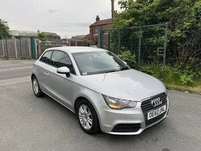 Used Audi A1 Premium 114 HP (83 kW) 2011 Silver Hatchback