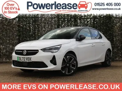 Begagnad Vauxhall Corsa-e Ultimate 100 kW (136 HK) 2023 Vit Halvkombi
