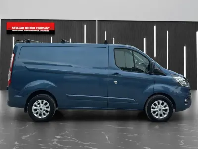 Usado Ford Transit Custom Limited 130 HP (95 kW) 2020 Azul Van