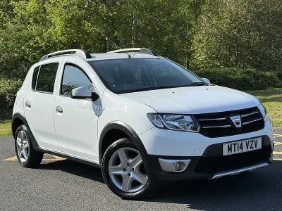 Gebraucht Dacia Sandero Lauréate 90 PS (66 kW) 2014 Weiß Kleinwagen