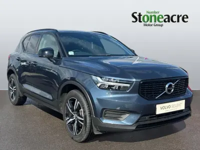 Begagnad Volvo XC40 R-Design 163 HK (119 kW) 2021 Blå SUV