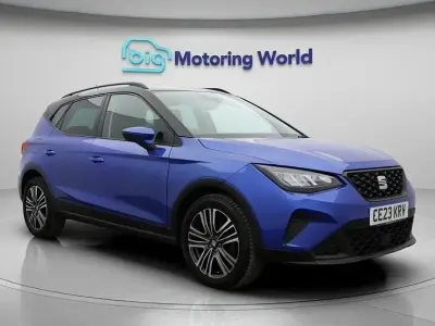 Begagnad Seat Arona SE 95 HK (69 kW) 2023 Blå SUV