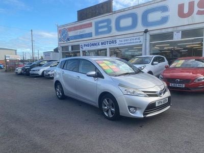 Silver Used 2014 Toyota Verso Trend MPV | £5,795 (A bit pricey)