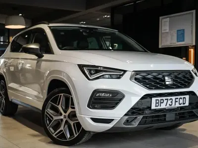 Käytetty Seat Ateca FR Sport 150 HP (110 kW) 2024 Valkoinen Katumaasturi