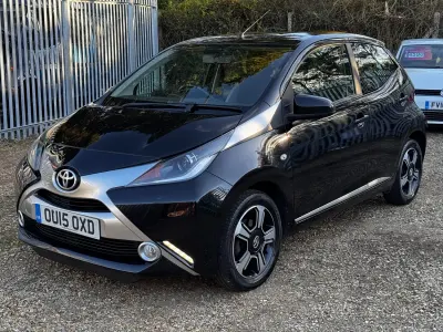 Used Toyota Aygo X-clusiv 69 HP (50 kW) 2015 Black Hatchback