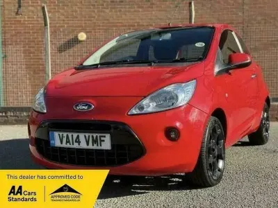 Usado Ford Ka Metall 69 HP (50 kW) 2014 Vermelho Citadino
