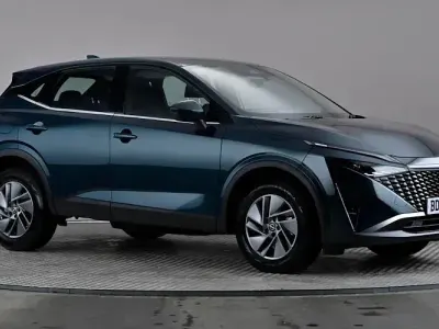 Used Nissan Qashqai Acenta Premium 140 HP (102 kW) 2025 Green SUV
