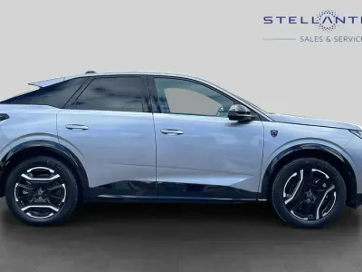 Second-hand Peugeot e-3008 GT 152 kW (207 CP) 2025 Gri SUV