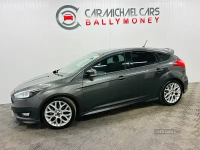 Używany Ford Focus ST-Line 120 KM (88 kW) 2017 Szary Hatchback